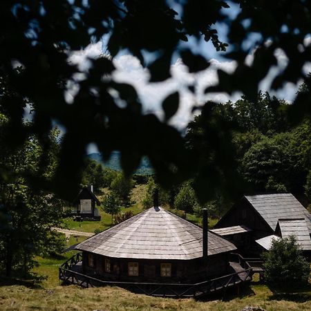 Raven'S Nest - The Hidden Village, Transylvania - Romania Sub Piatra Exterior photo